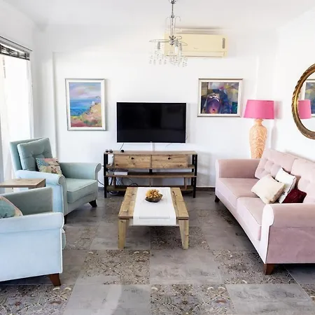 Stunning Sea View Duplex In Gundogan Apartmán