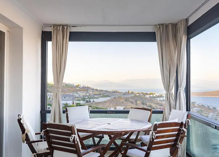 Stunning Sea View Duplex In Gundogan 博德鲁姆